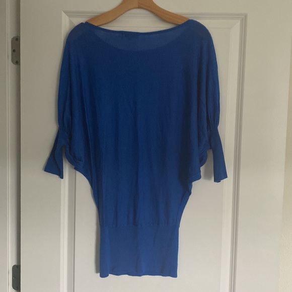TCEC BLUE SWEATER TOP SIZE S - Picture 5 of 7